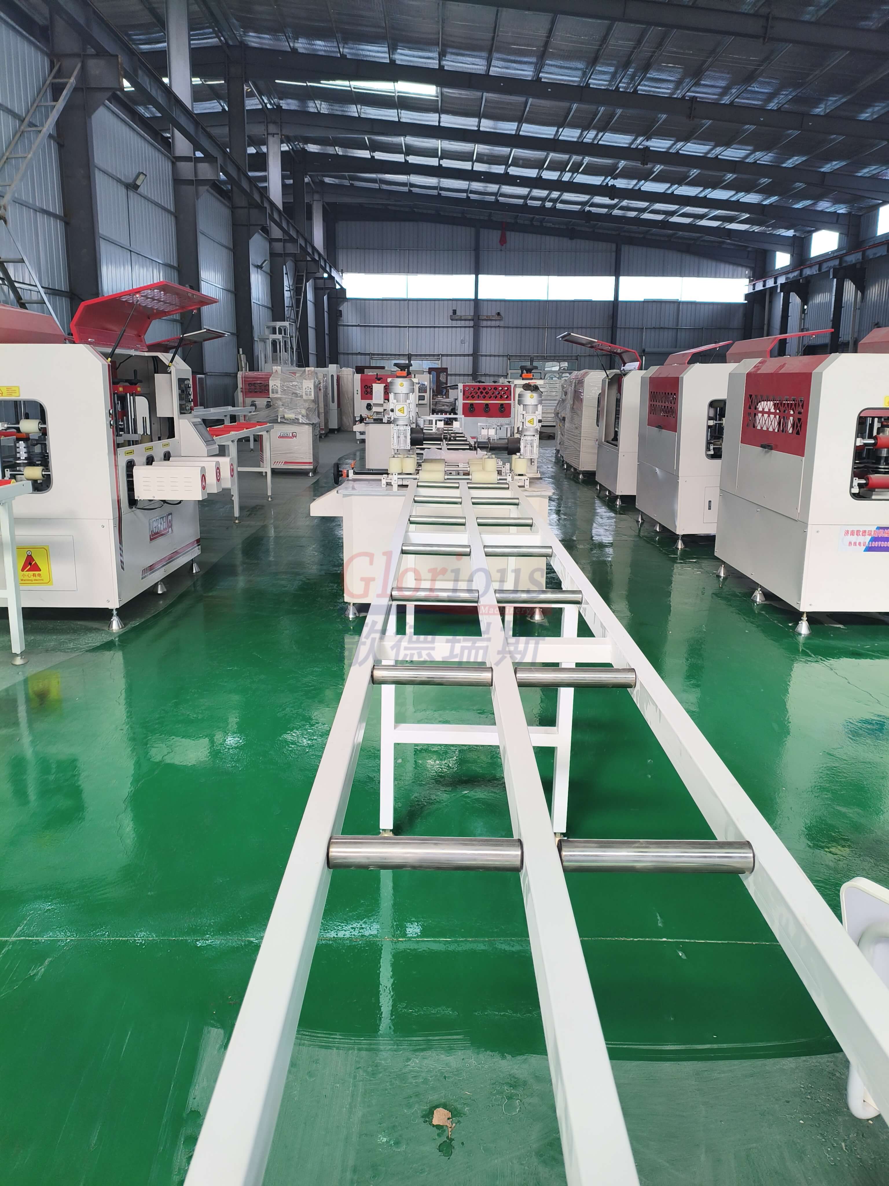 斷橋鋁開齒穿條設備在建筑行業的應用案例